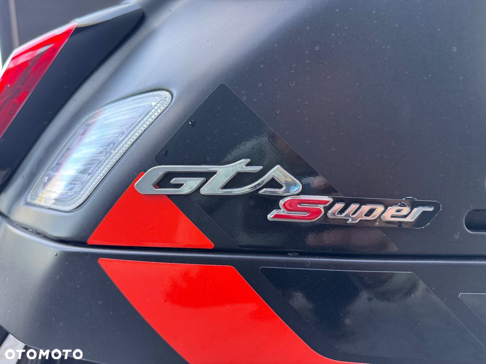 Vespa GTS - 7