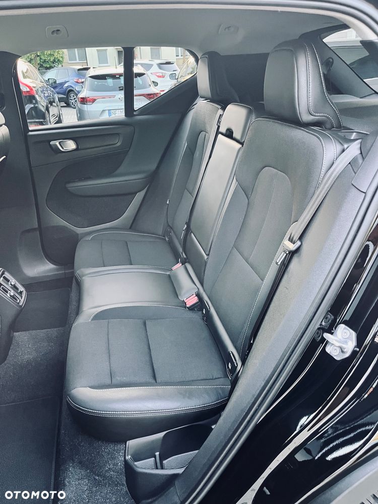 Volvo XC 40 - 25