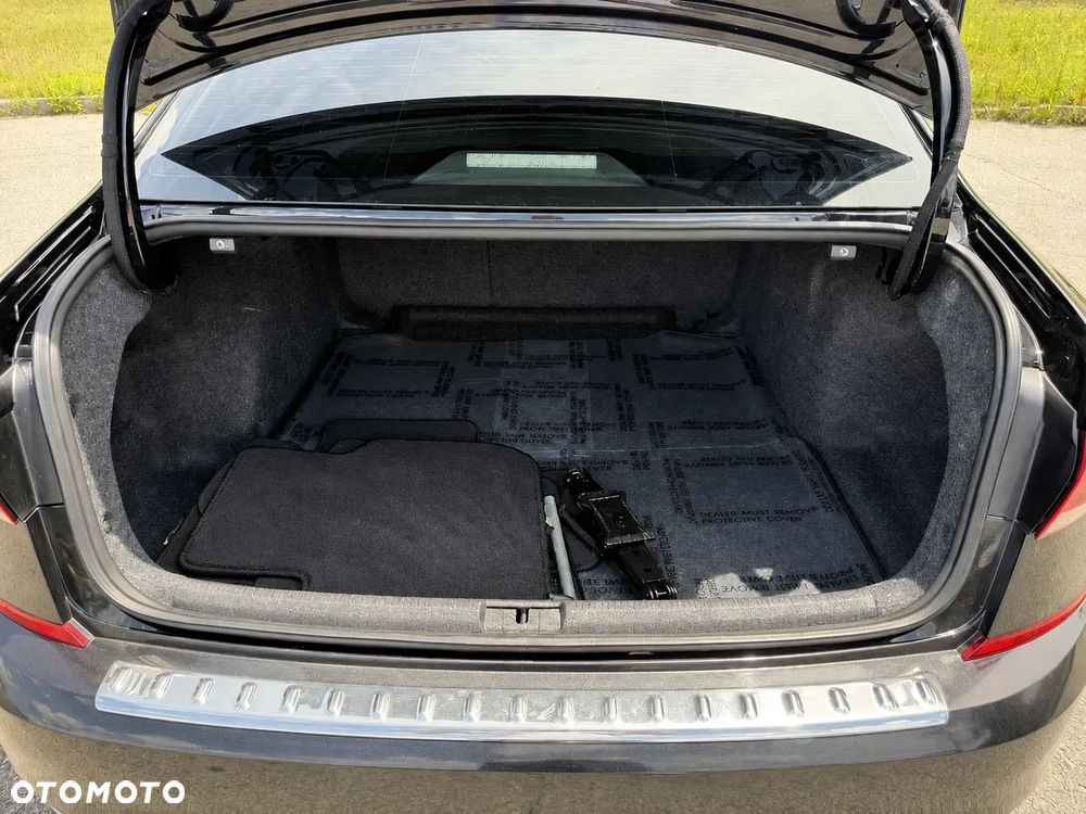 Volkswagen Passat - 20
