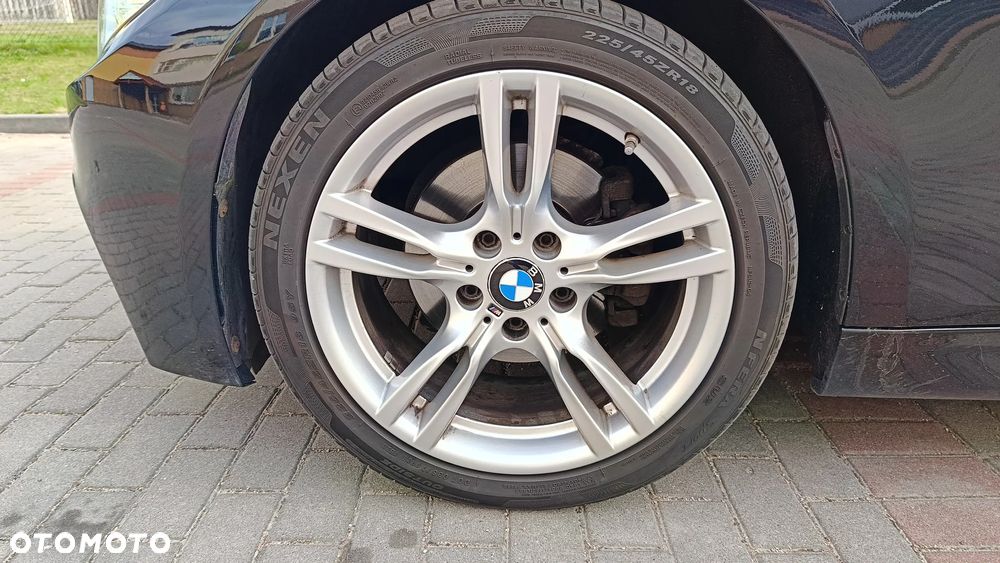 BMW Seria 3 320d M Sport - 8