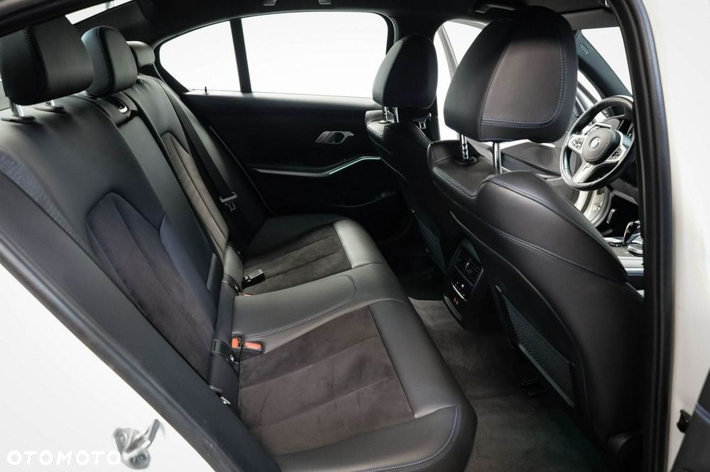 BMW Seria 3 320d M Sport sport - 25