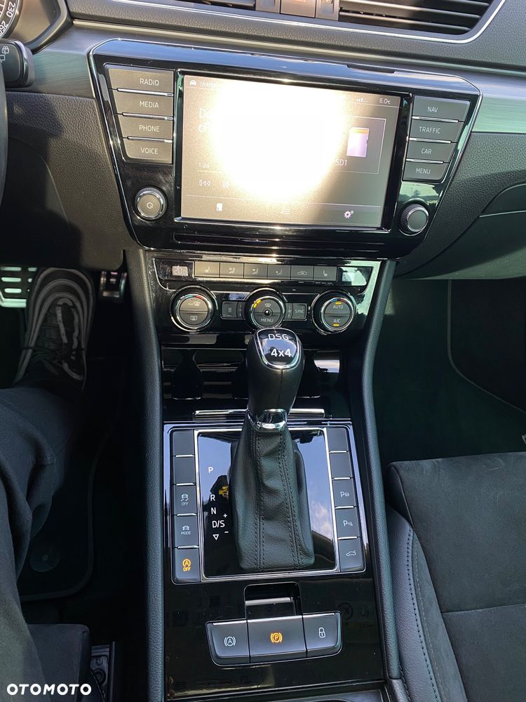 Skoda Superb Combi 2.0 TSI 4x4 DSG Style - 13