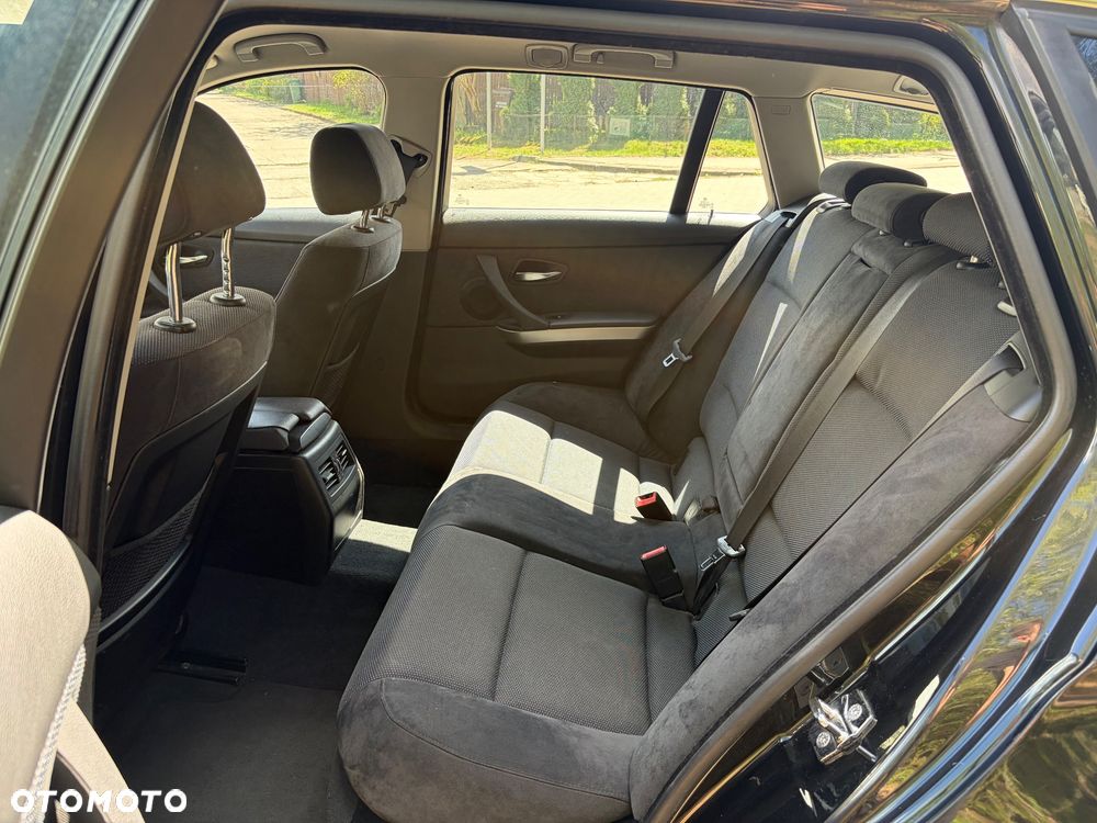 BMW Seria 3 325i - 11