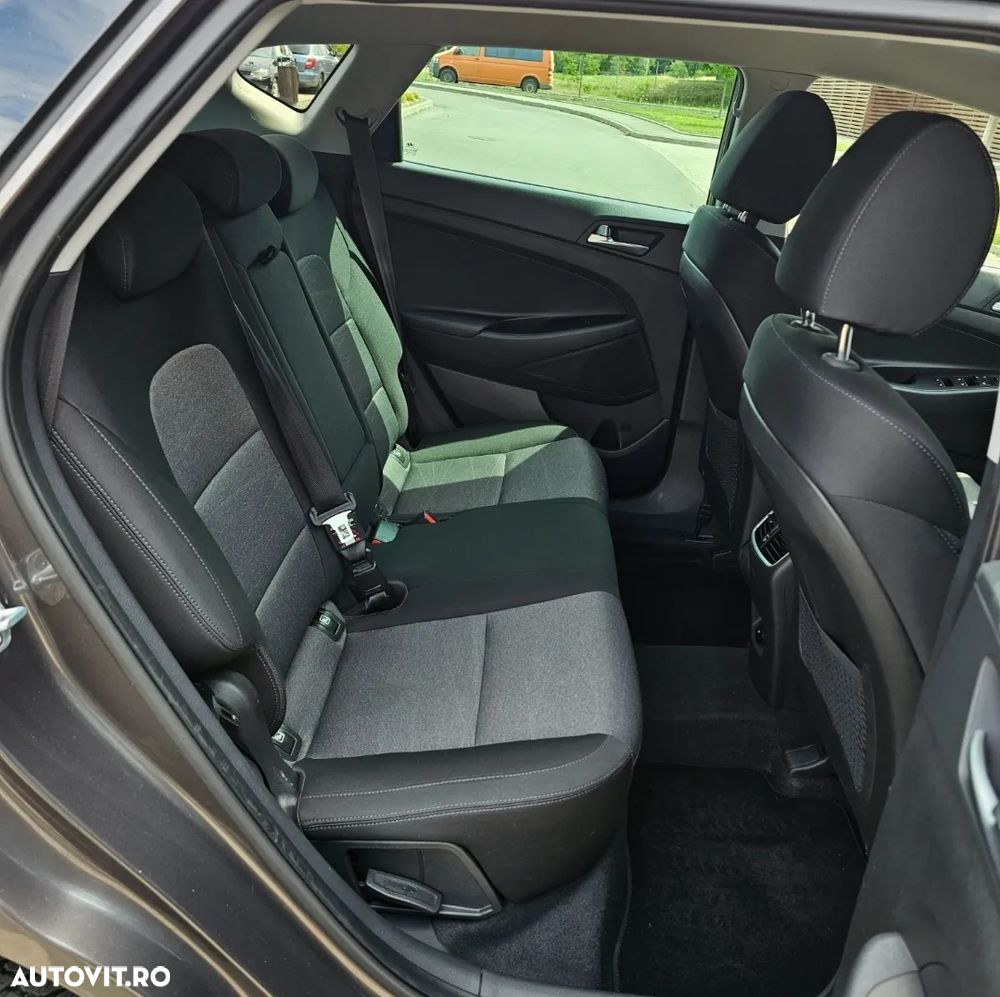 Hyundai Tucson 1.6 CRDi 4WD 6MT Premium - 11