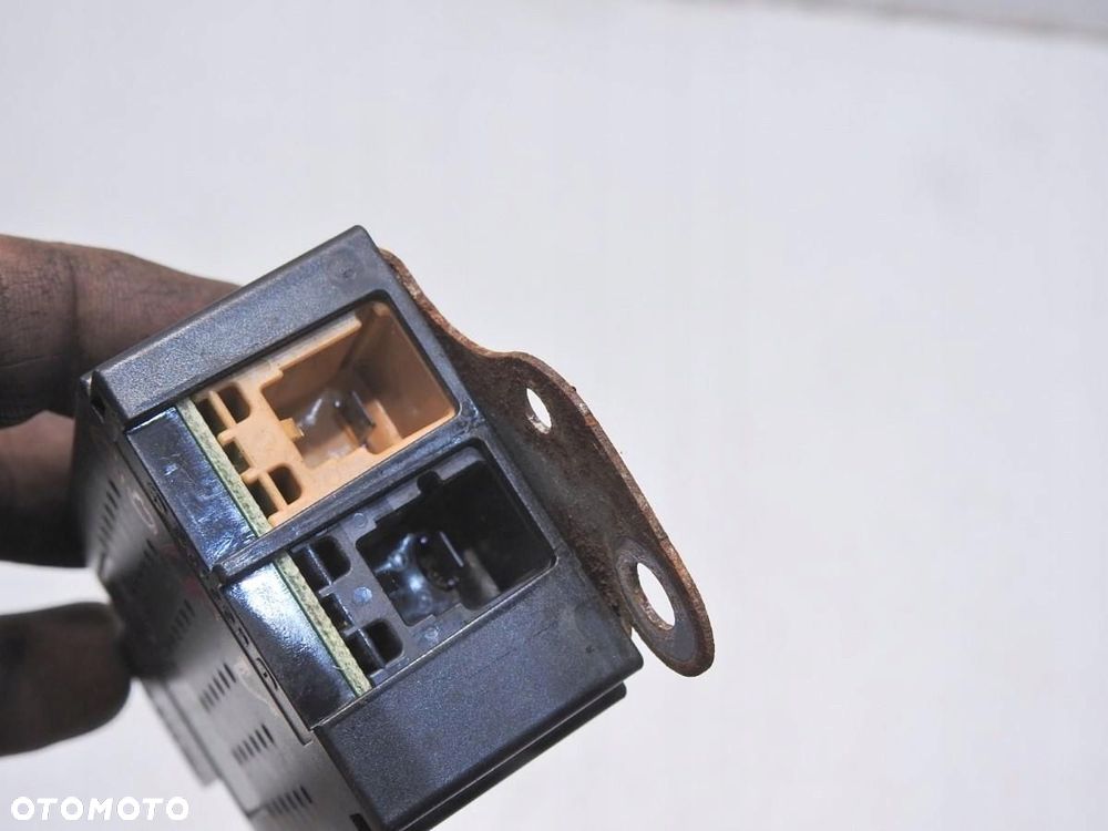 WZMACNIACZ ANTENY VW GOLF V 1K6035570F 7617310015 - 6