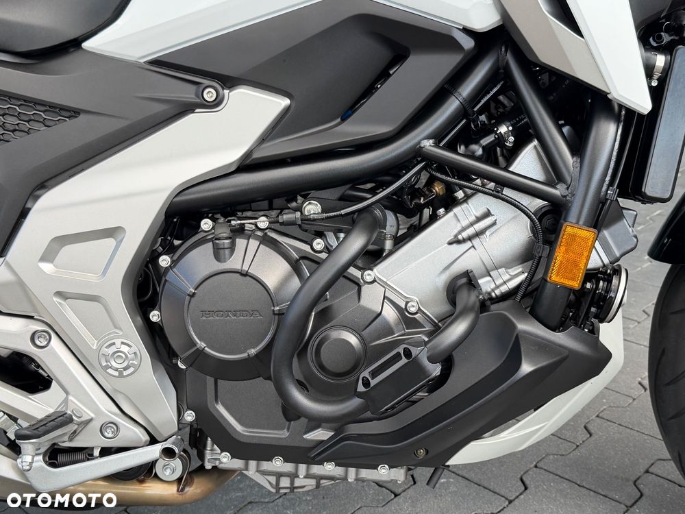 Honda NC - 16