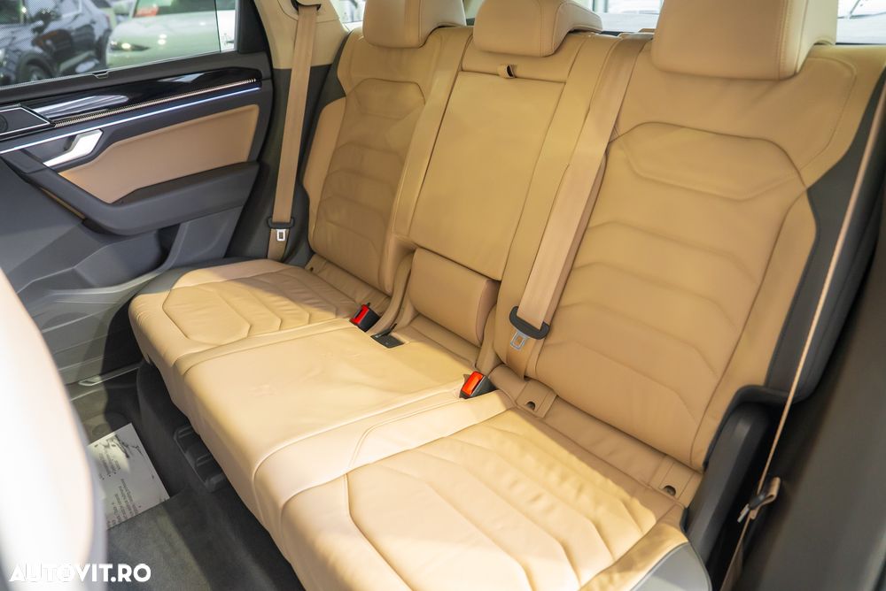 Volkswagen Touareg 3.0 V6 e-Hybrid 4Motion Aut. Elegance - 29