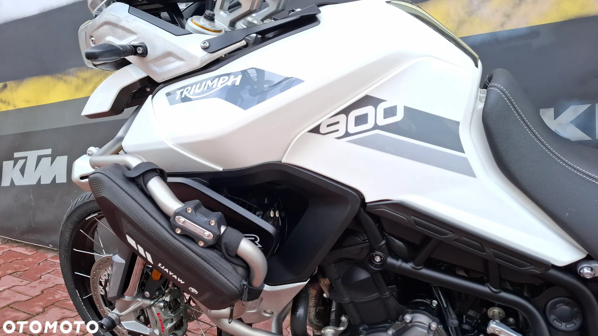 Triumph Tiger - 16