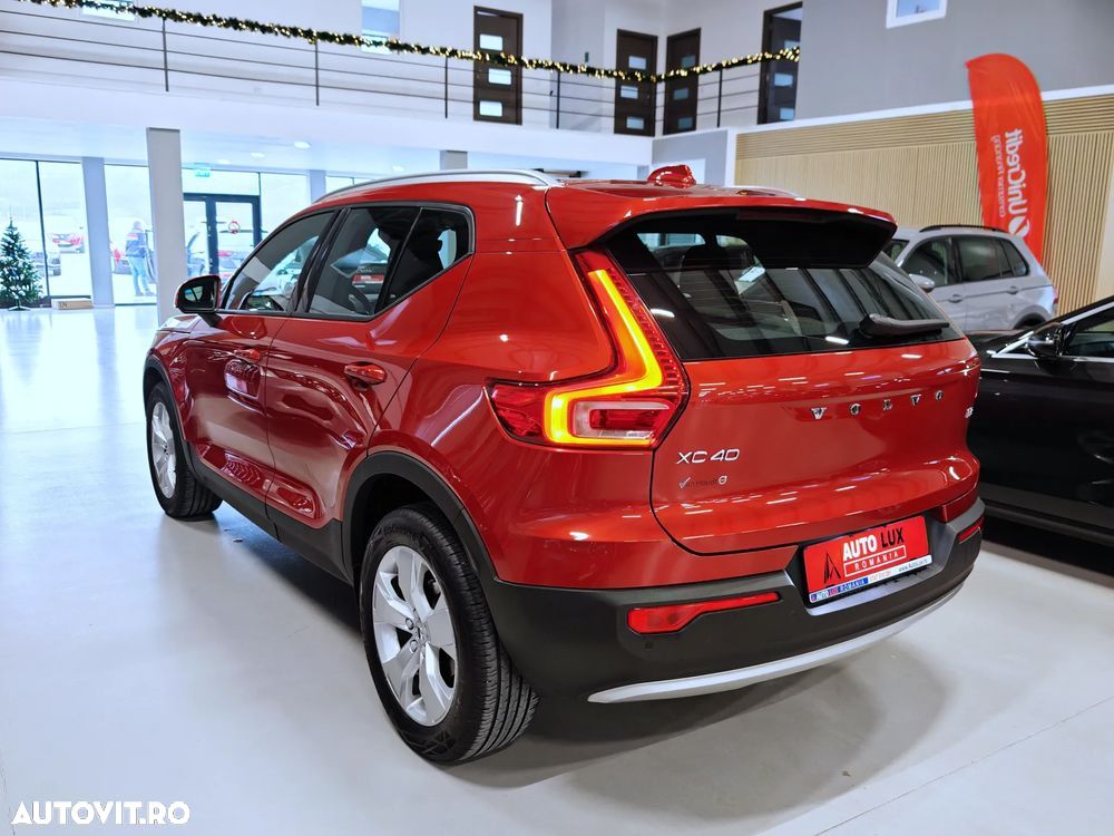 Volvo XC 40 T3 AT8 Momentum Pro - 5