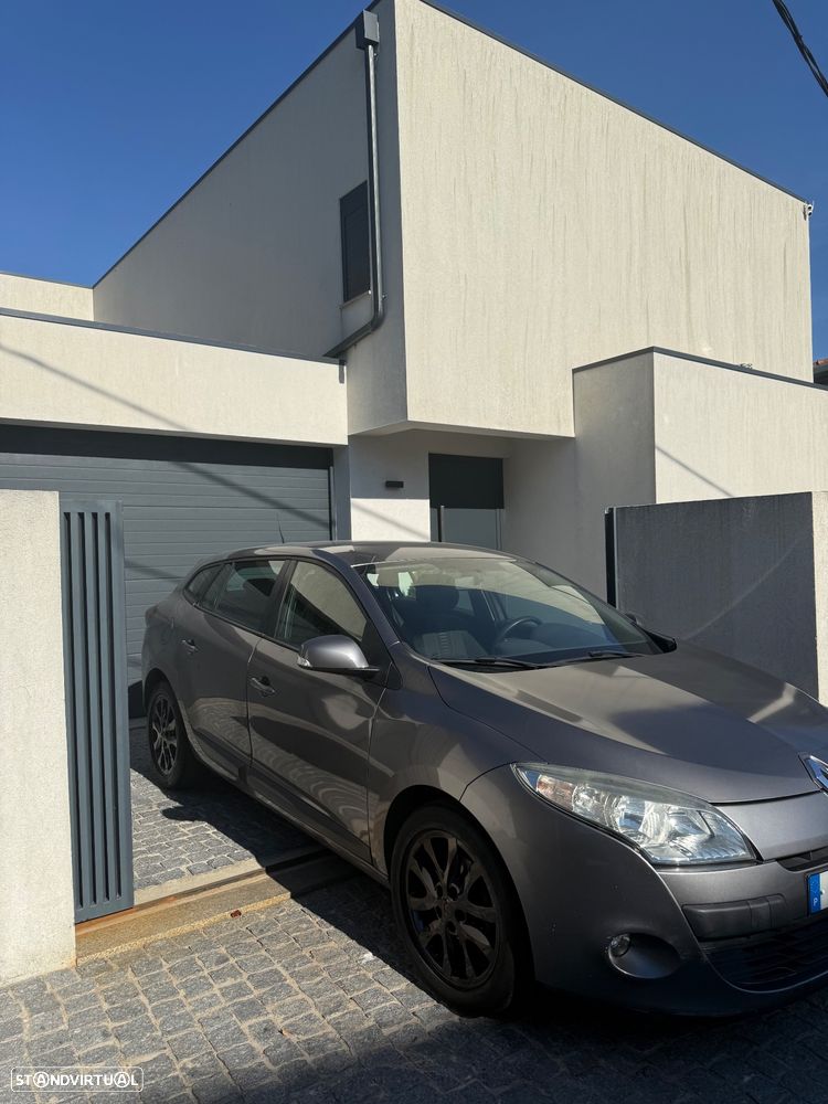 Renault Mégane 1.5 dCi Dynamique - 4