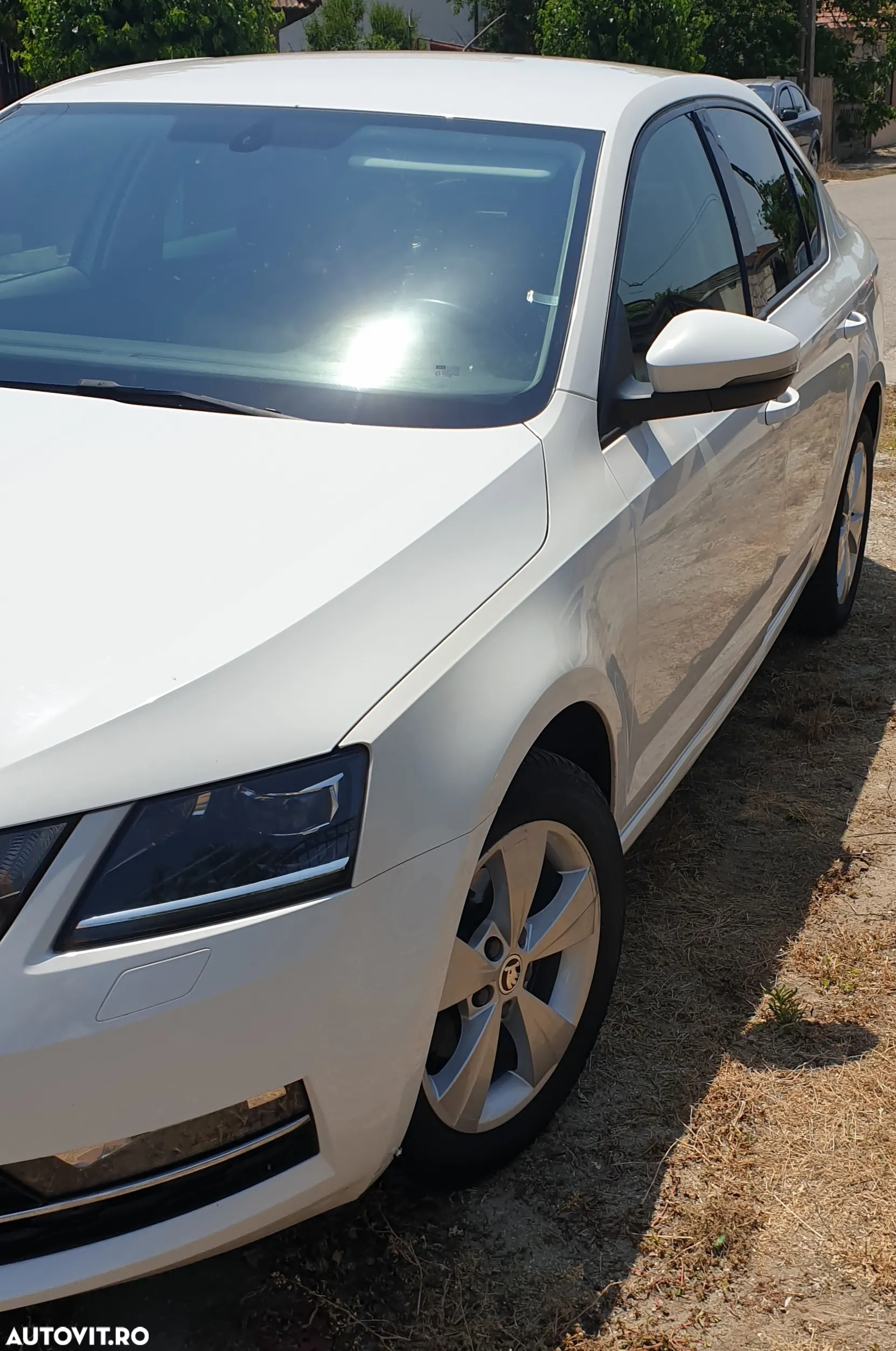 Skoda Octavia Combi Diesel 1.6 TDI DSG Style - 2