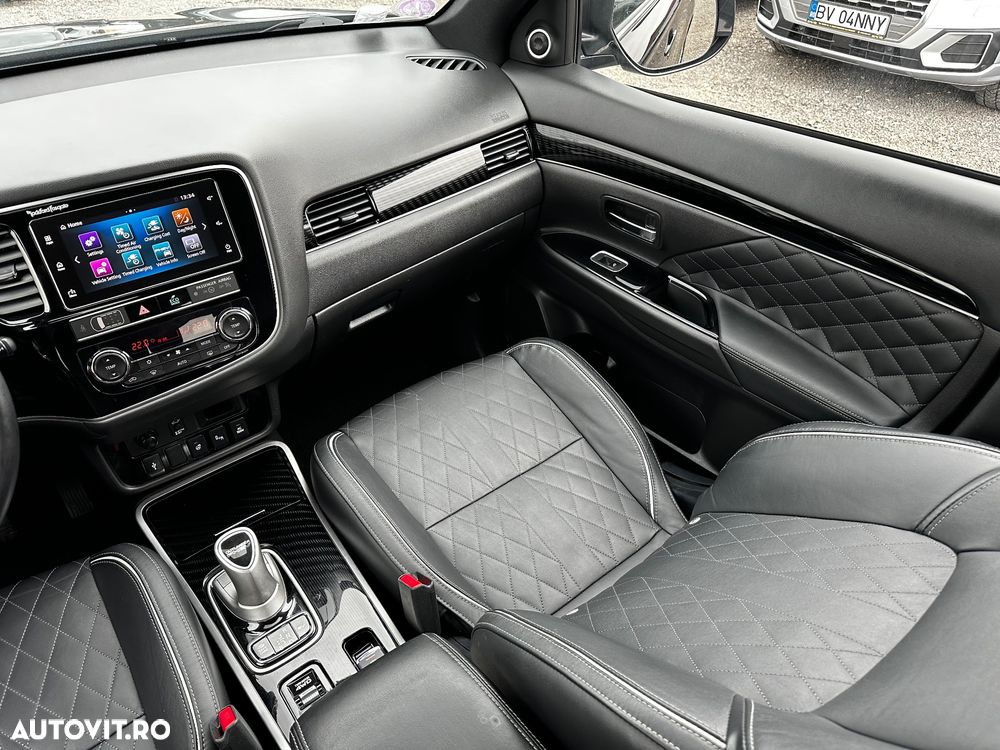 Mitsubishi Outlander 2.4 4WD Top - 21