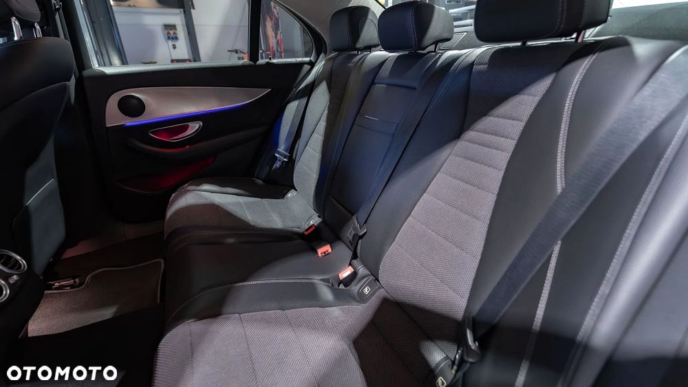 Mercedes-Benz Klasa E 220 d 9G-TRONIC - 14