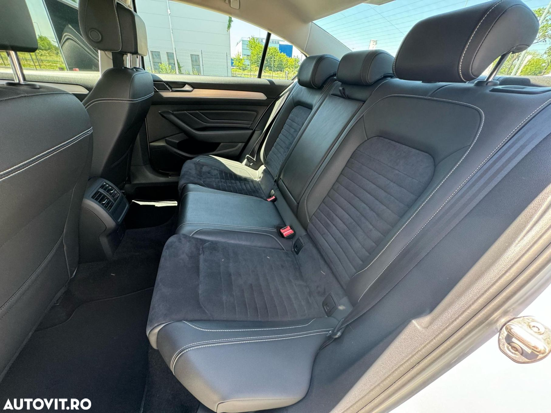 Volkswagen Passat 2.0 TDI DSG Highline - 16
