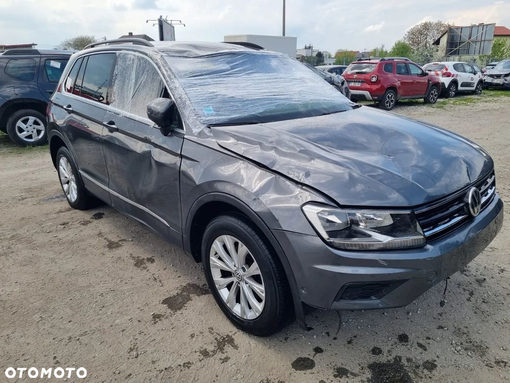 Volkswagen Tiguan - 1