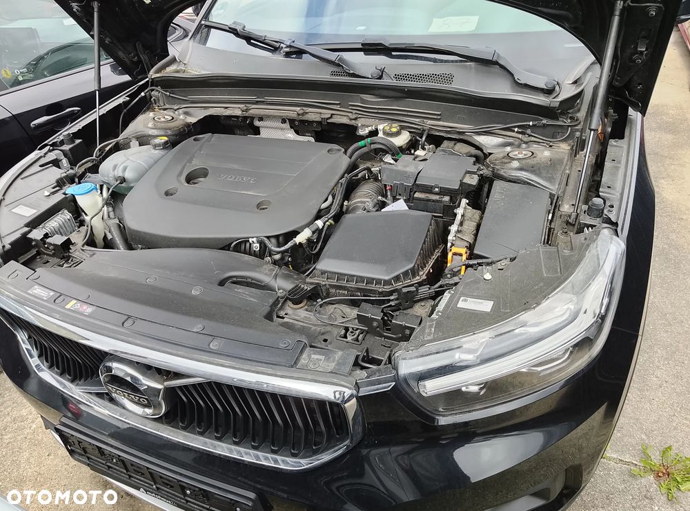 Volvo XC 40 B4 B AWD DKG Momentum Pro - 12