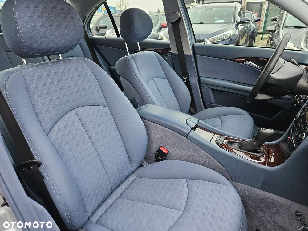 Mercedes-Benz Klasa E 200 Kompressor Automatik Classic - 13