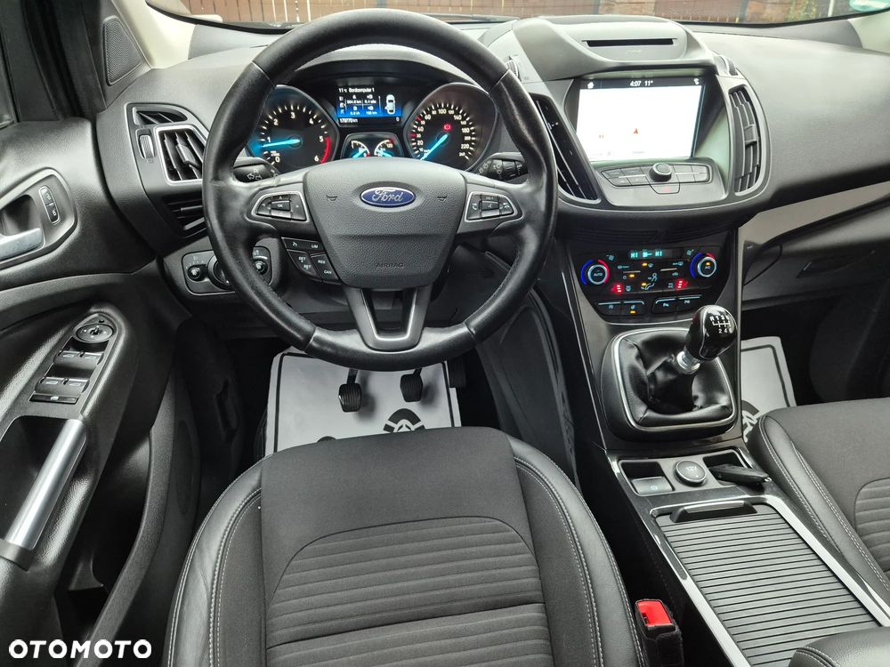 Ford Kuga 2.0 TDCi 2x4 Titanium - 23