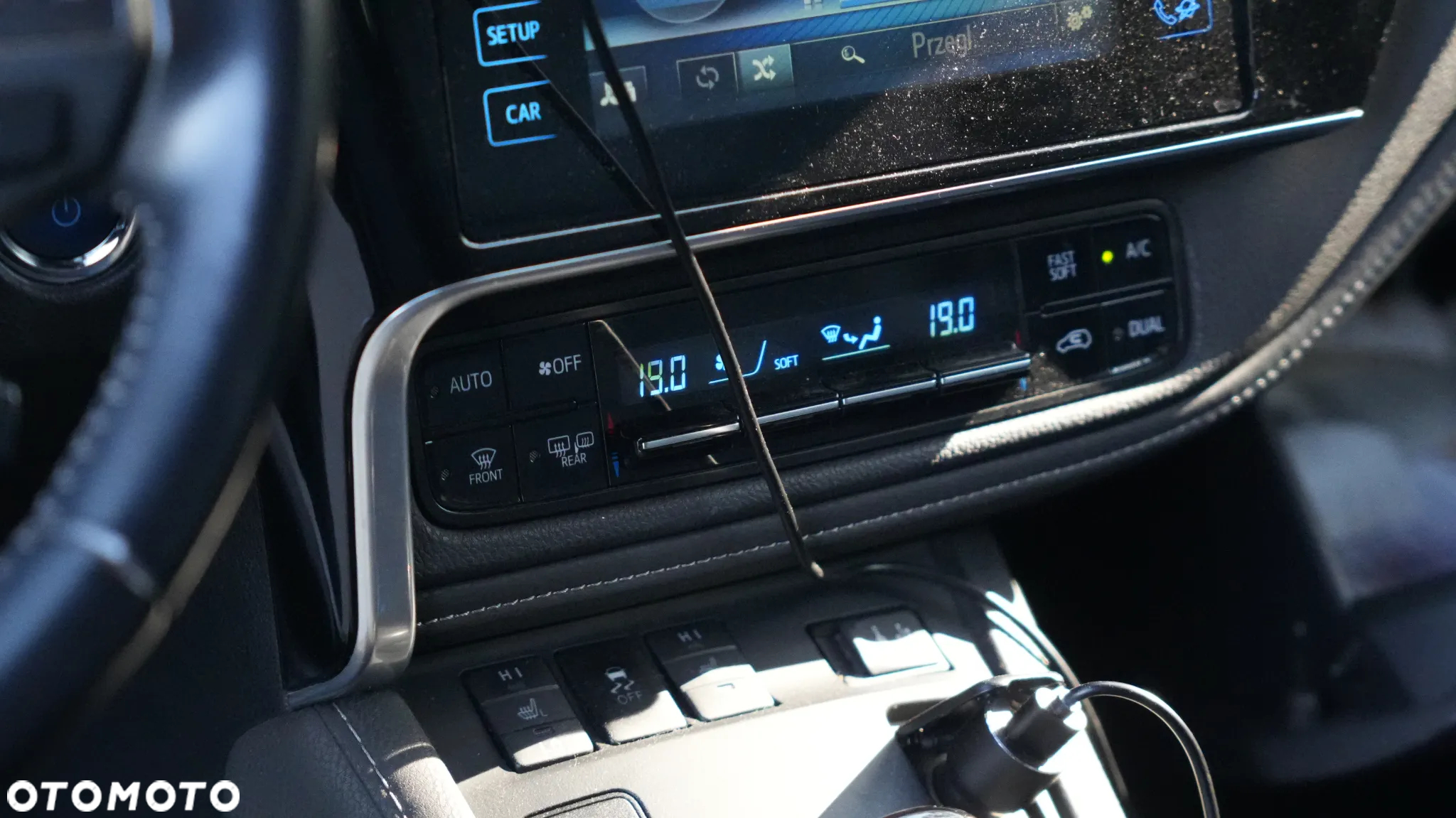 Toyota Auris Hybrid 135 Prestige - 16