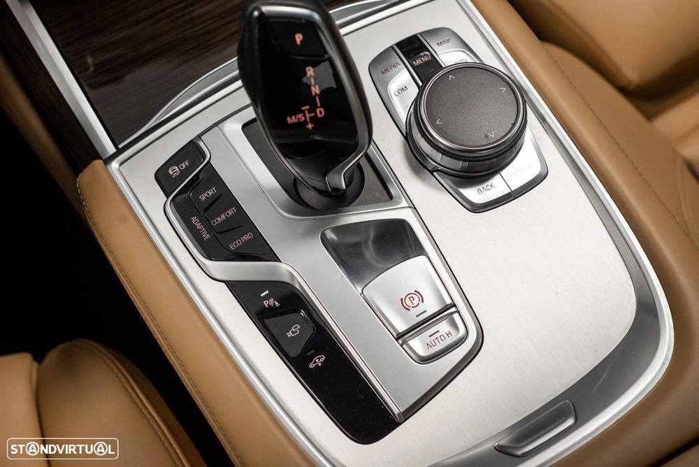 BMW 740 d xDrive Pack M - 16