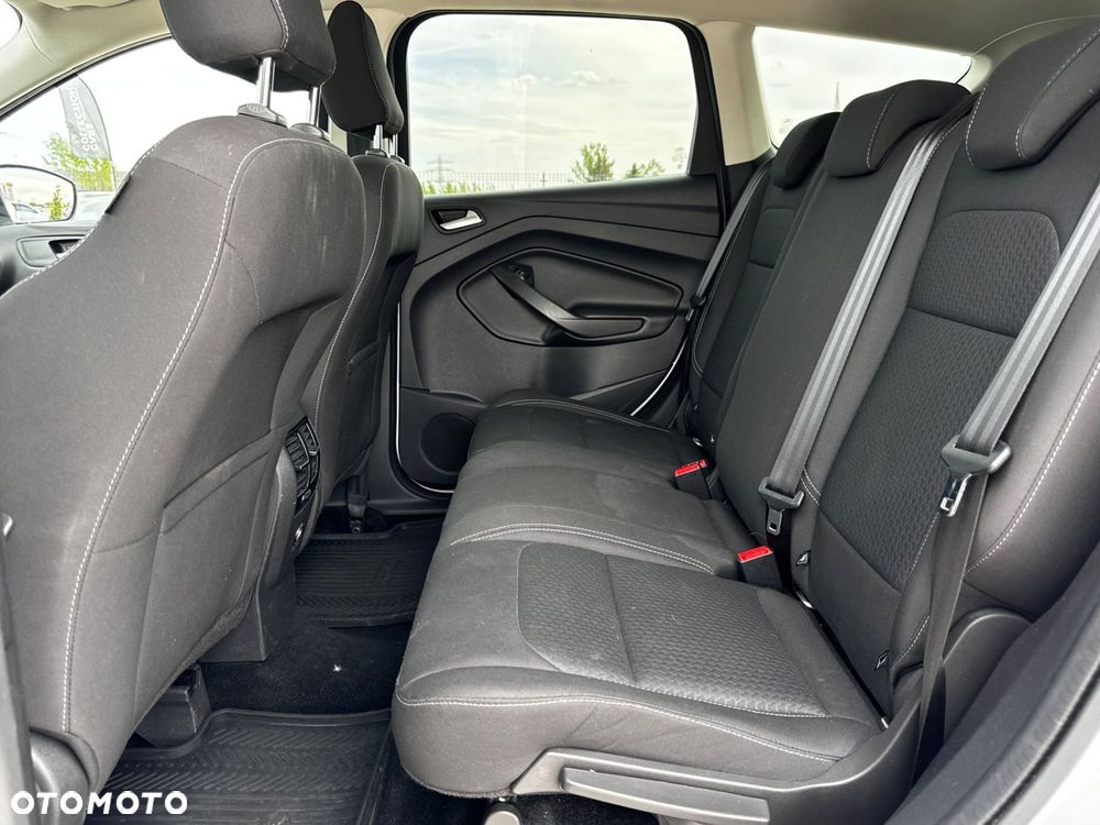Ford Kuga - 17