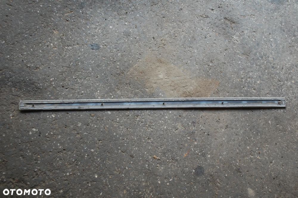 LISTWA DRZWI LEWY LUB PRAWY PRZÓD ŚRODKOWA ZEWNĘTRZNA LY7Q 8E0853953 8E0853954 AUDI A4 B6 LY1X/ LY5K/ LY9B - 4