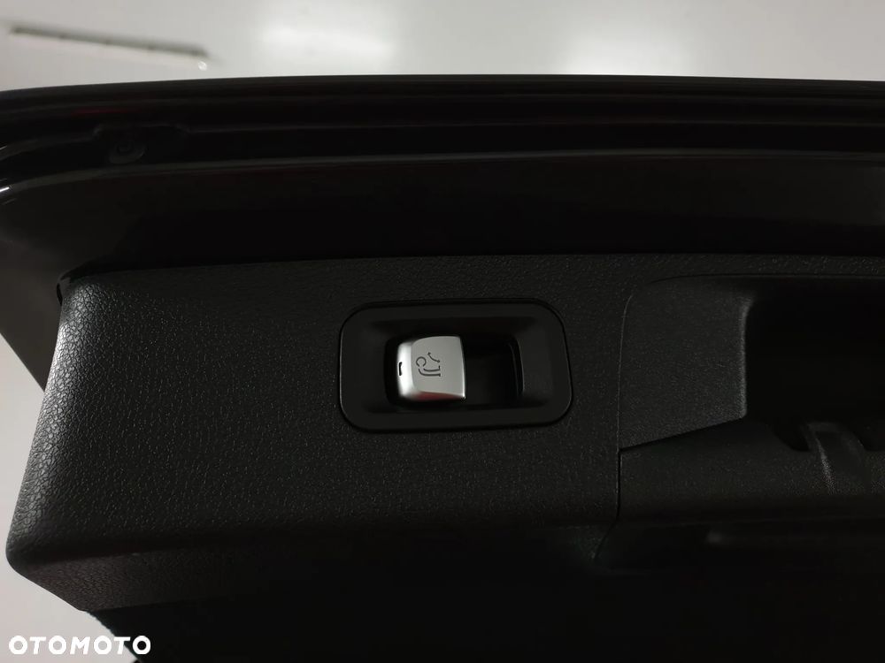 Mercedes-Benz Klasa E 300 de 4Matic 9G-TRONIC AMG Line - 35