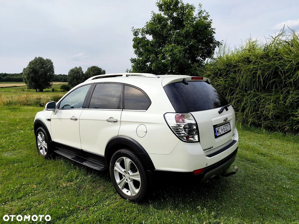 Chevrolet Captiva 2.2 D LTZ - 4