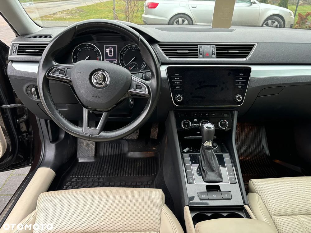 Skoda Superb 2.0 TDI L&K DSG7 - 26