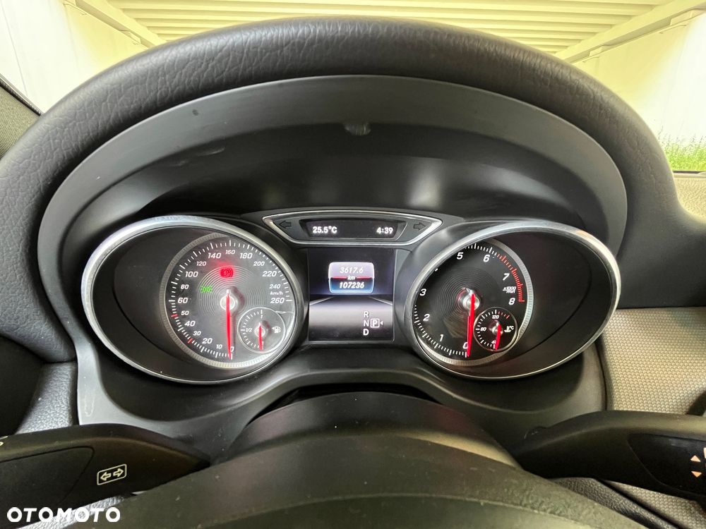 Mercedes-Benz CLA 250 4-Matic AMG Line - 18