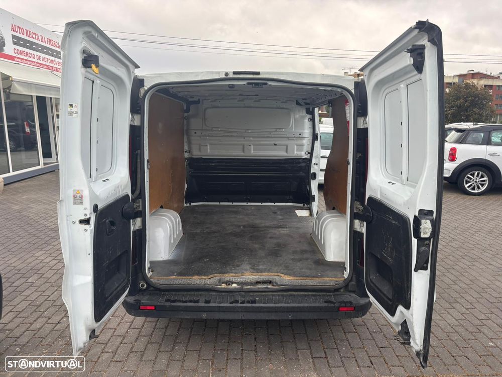 Renault Trafic 2.0 DCI IVA DEDUTIVEL A/C - 13