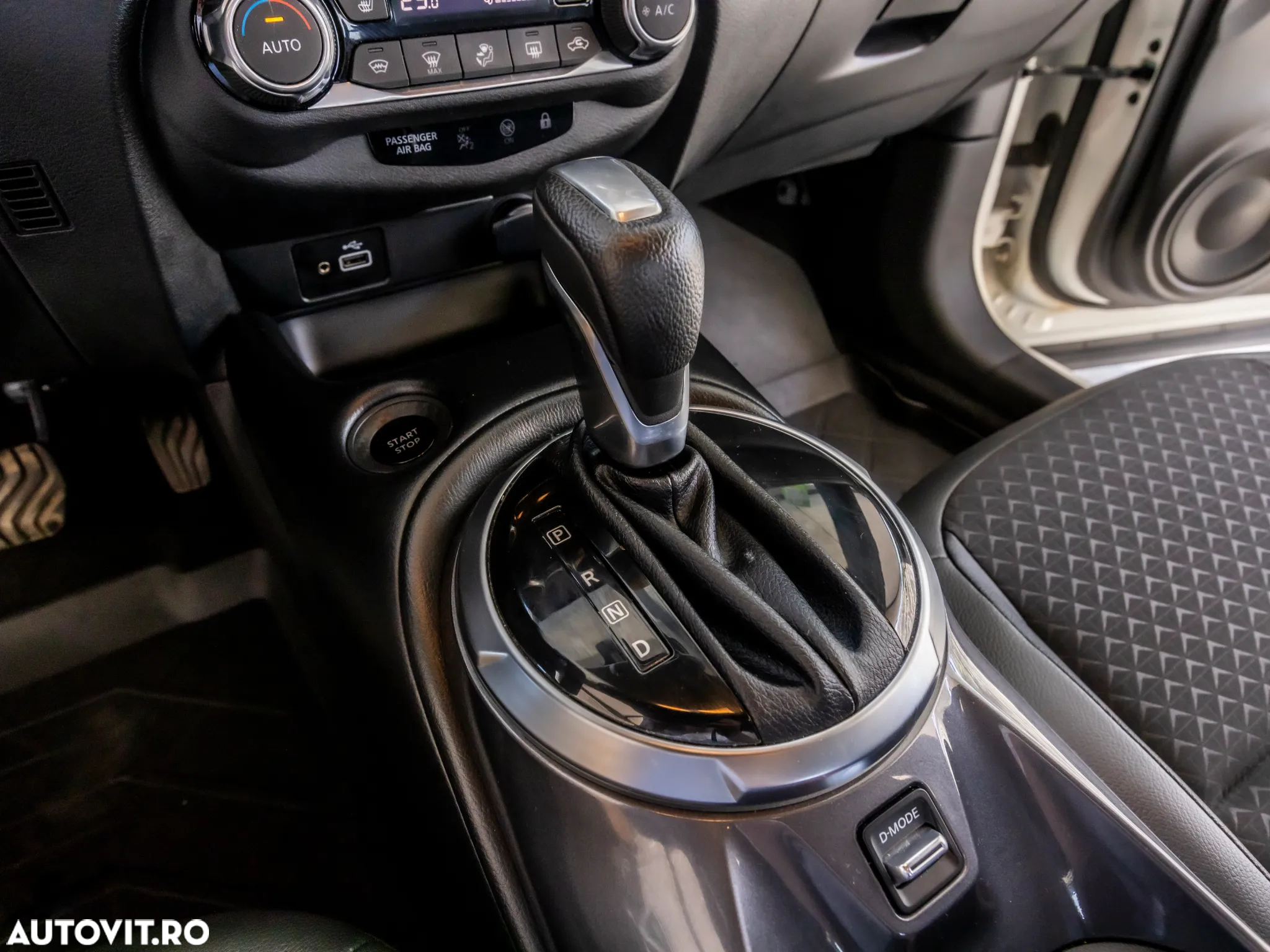 Nissan Juke Hybrid N-Connecta - 23