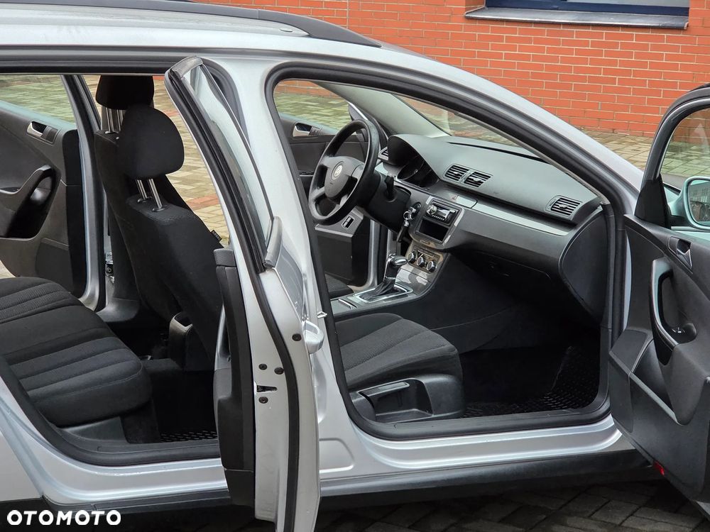 Volkswagen Passat 2.0 TDI DPF DSG Trendline - 21