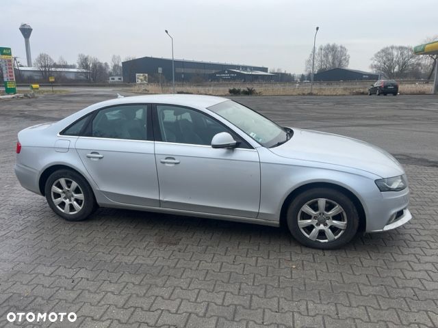 Audi A4 Limousine - 11