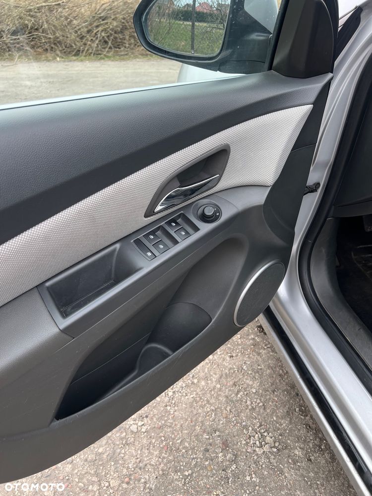Chevrolet Cruze 1.8 LT+ - 8