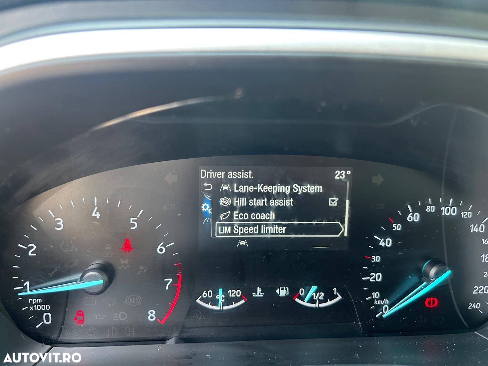 Ford Focus 1.0 EcoBoost Connected - 27