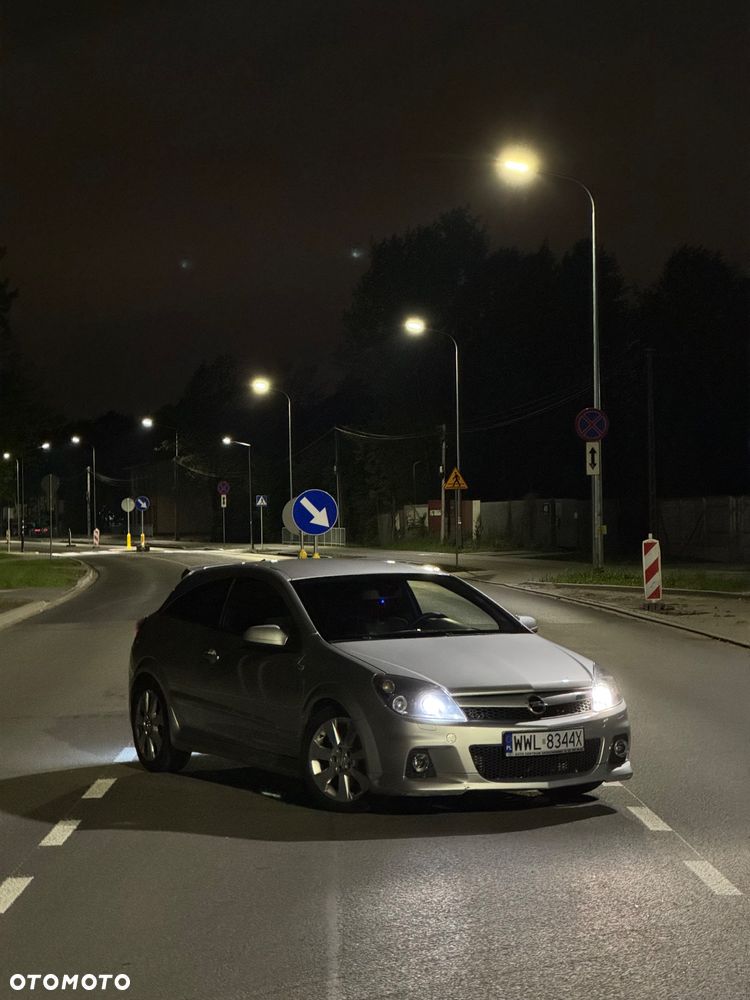 Opel Astra OPC - 1