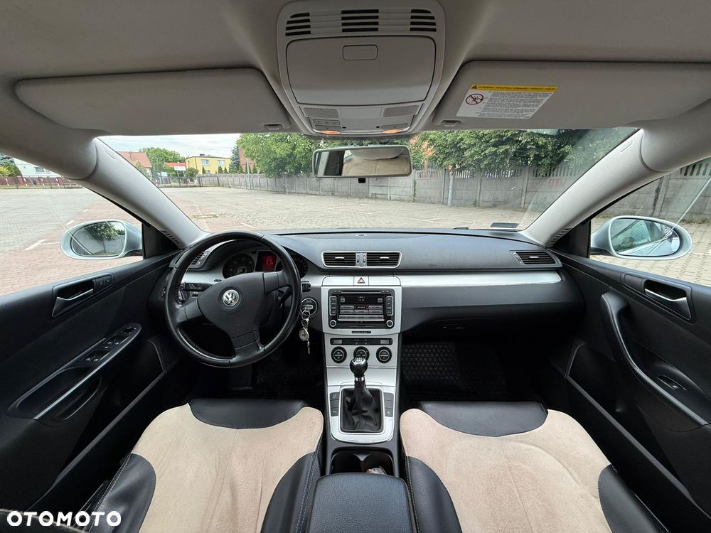 Volkswagen Passat 2.0 TDI Comfortline - 13