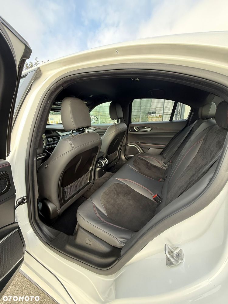 Alfa Romeo Giulia 2.9 Bi Turbo V6 Quadrifoglio Nring - 38