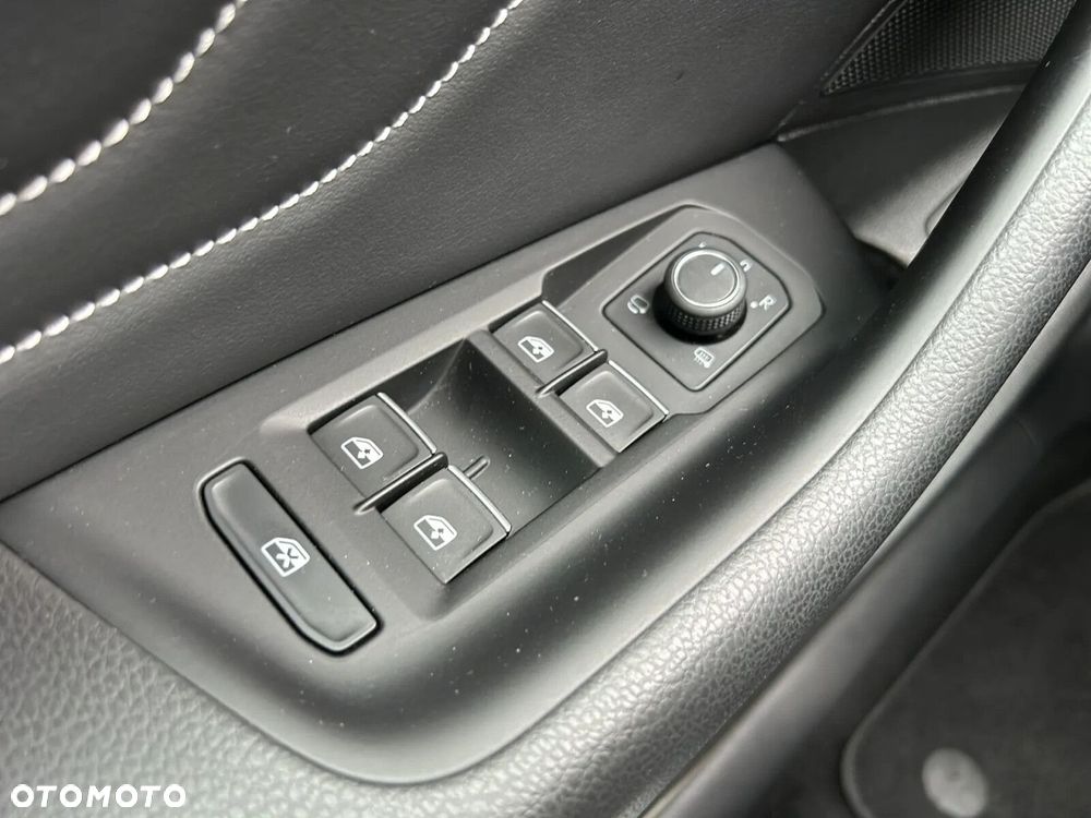 Volkswagen Passat Variant 2.0 TDI Elegance DSG - 21