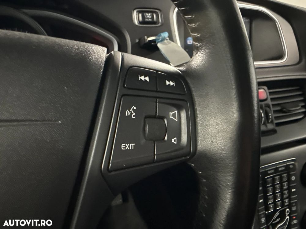 Volvo V40 D3 Geartronic Kinetic - 17