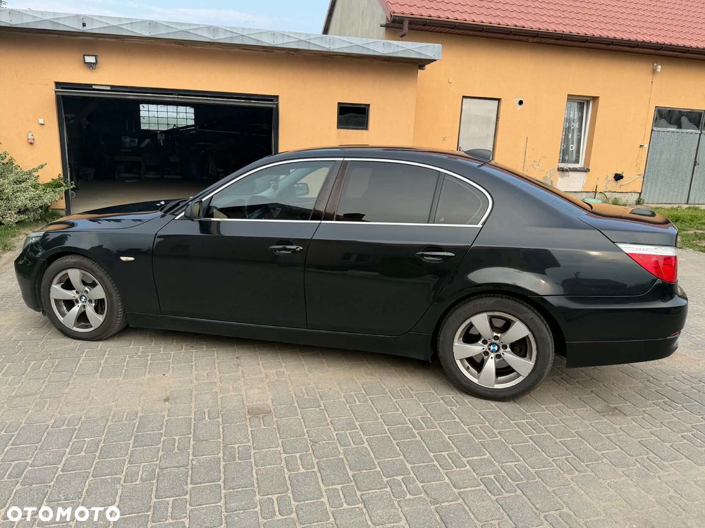 BMW Seria 5 525d Edition Exclusive - 4