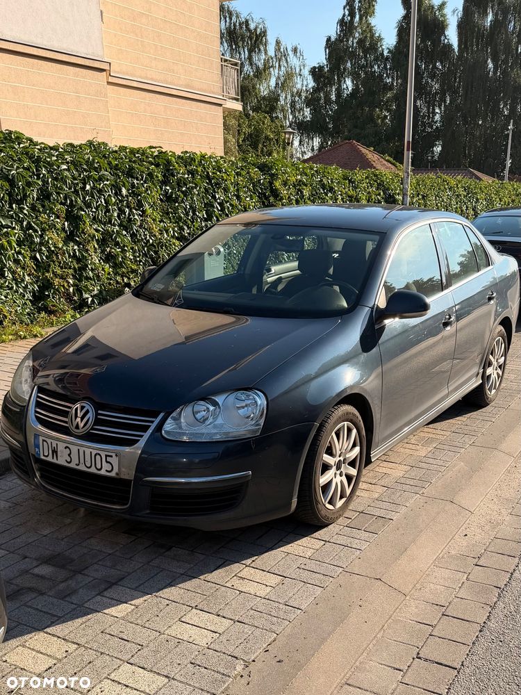 Volkswagen Jetta 1.9 TDI Comfortline - 1
