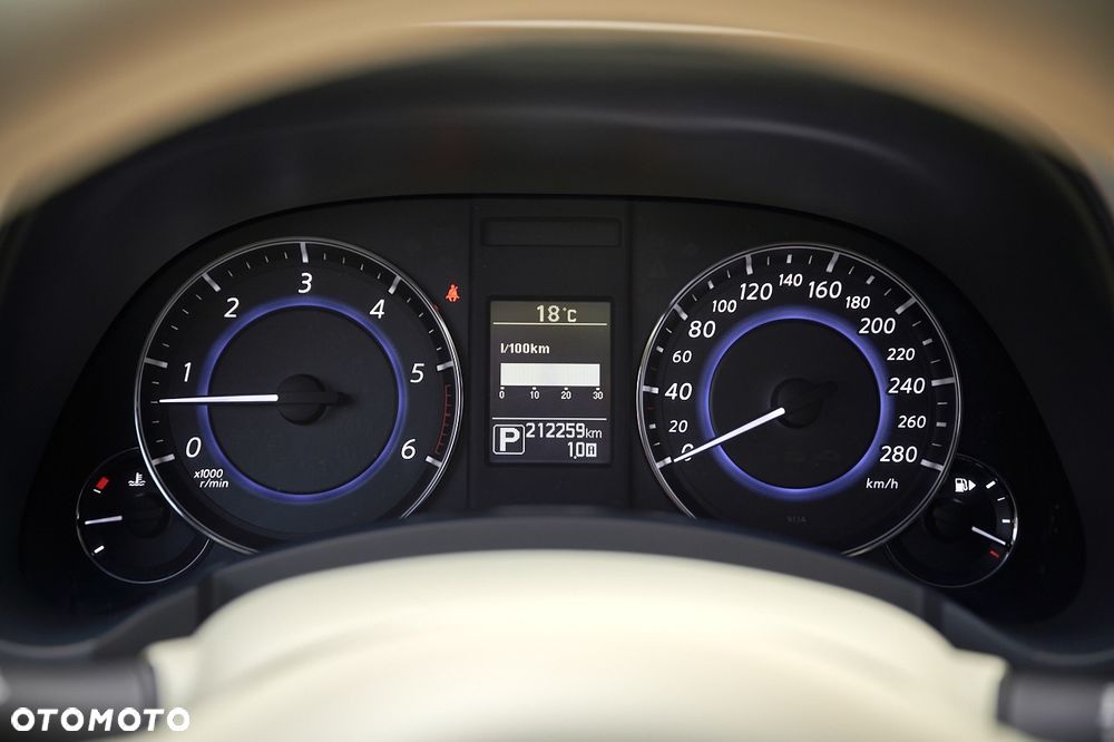 Infiniti QX70 3.0d S - 31