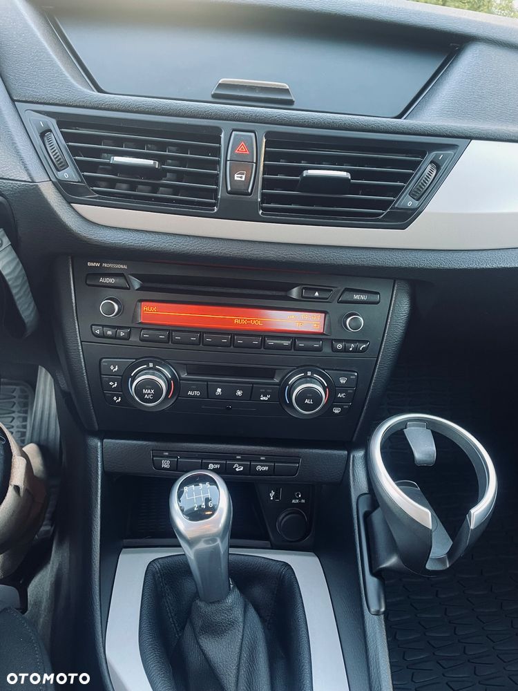 BMW X1 xDrive18d xLine - 14