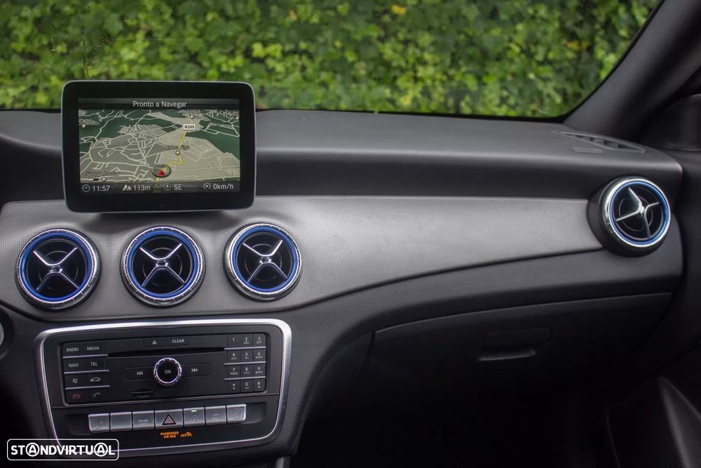 Mercedes-Benz CLA 200 Shooting Brake AMG Line Aut. - 16