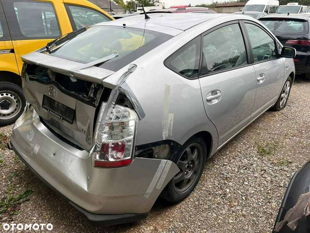 Toyota Prius 1.5 VVT-i Sol - 4