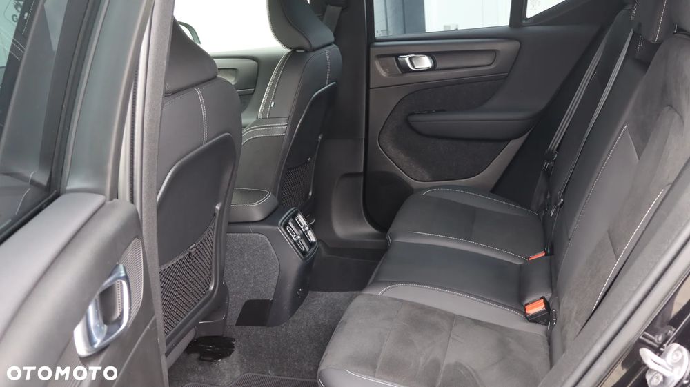 Volvo XC 40 82kWh Recharge Twin AWD Plus - 16