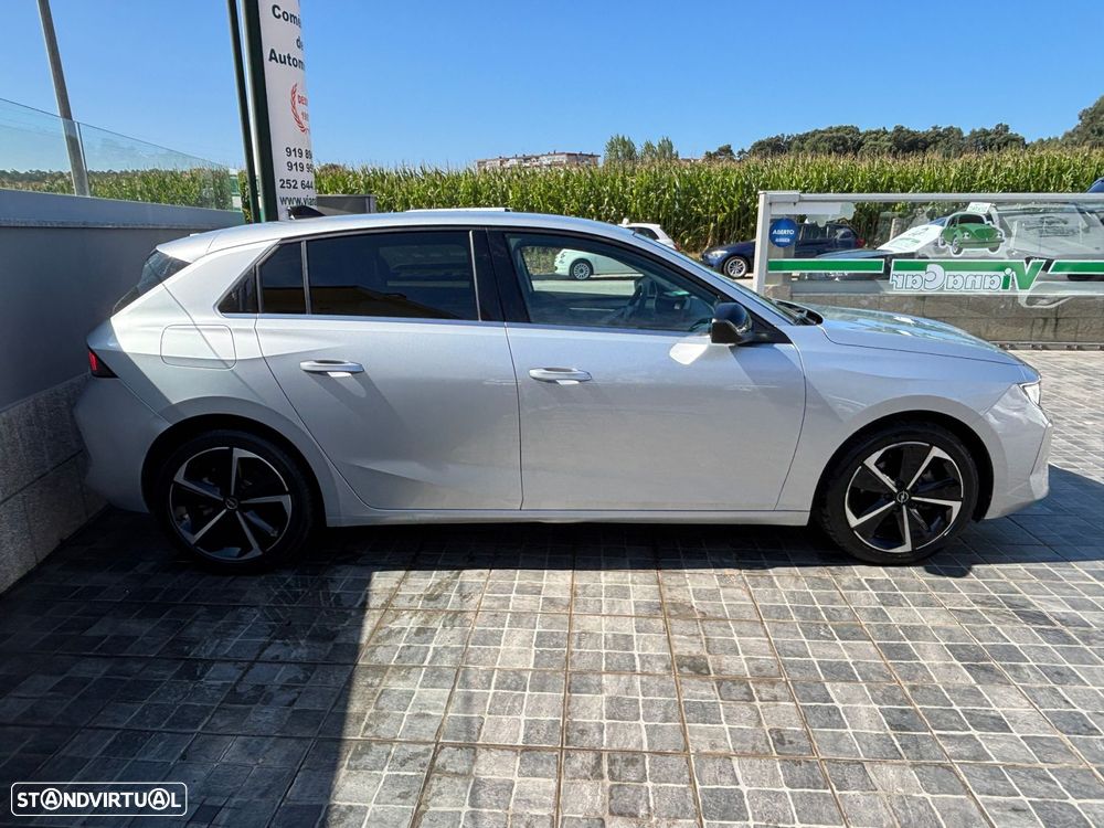 Opel Astra 1.2 T Elegance - 4