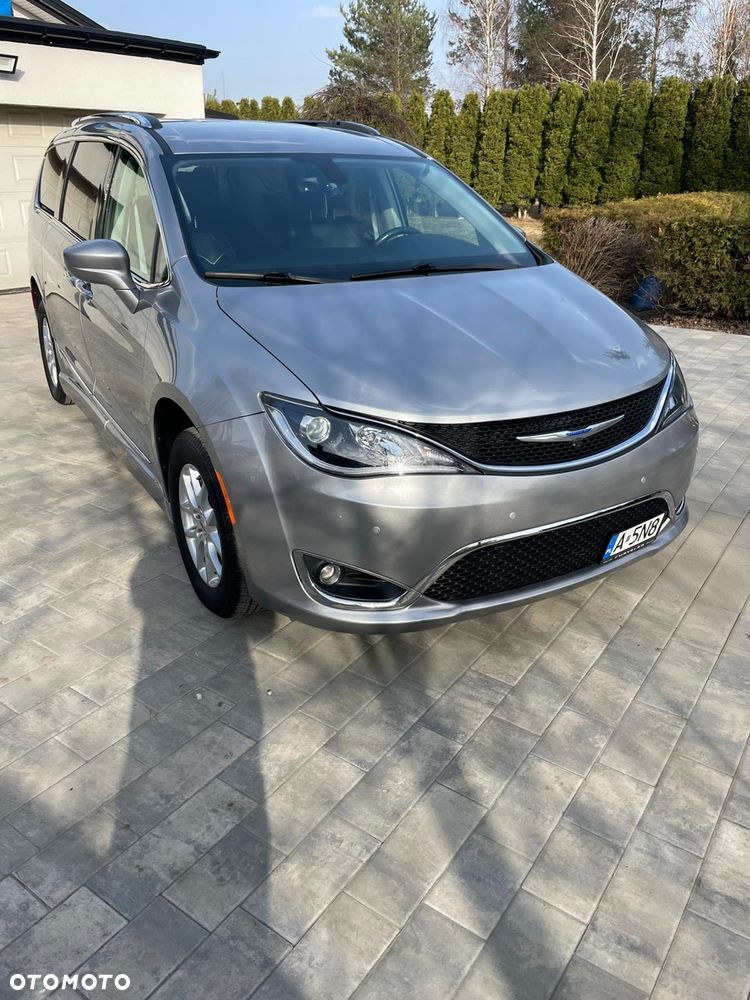 Chrysler Pacifica - 14
